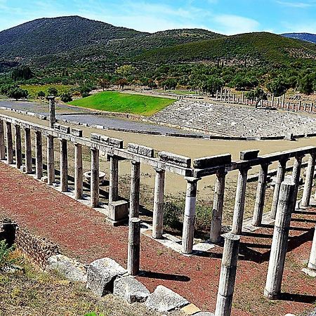 Stone Tower Retreat, Oasis Of Peace Aristomenis Exterior foto