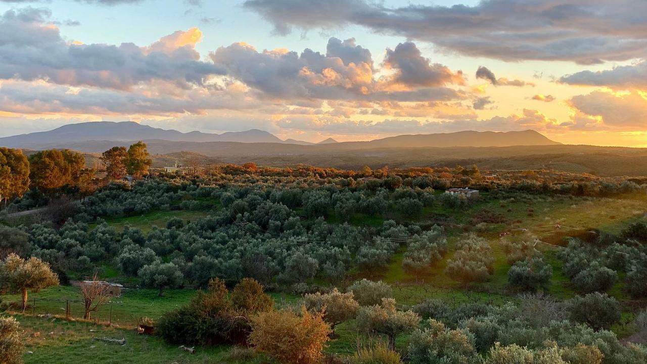 Stone Tower Retreat, Oasis Of Peace Aristomenis Exterior foto